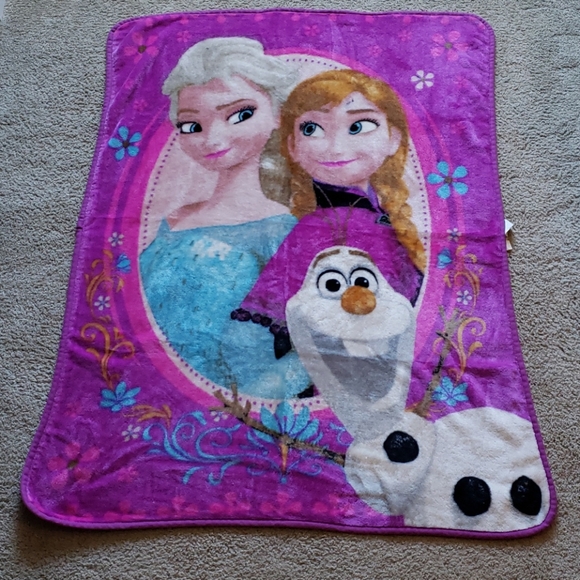 Disney Bedding Disneys Frozen Fleece Blanket Poshmark